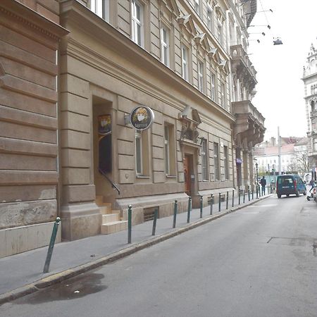 Yes, Yes! Lovely Apartment Good Amenities Budapest Center Εξωτερικό φωτογραφία