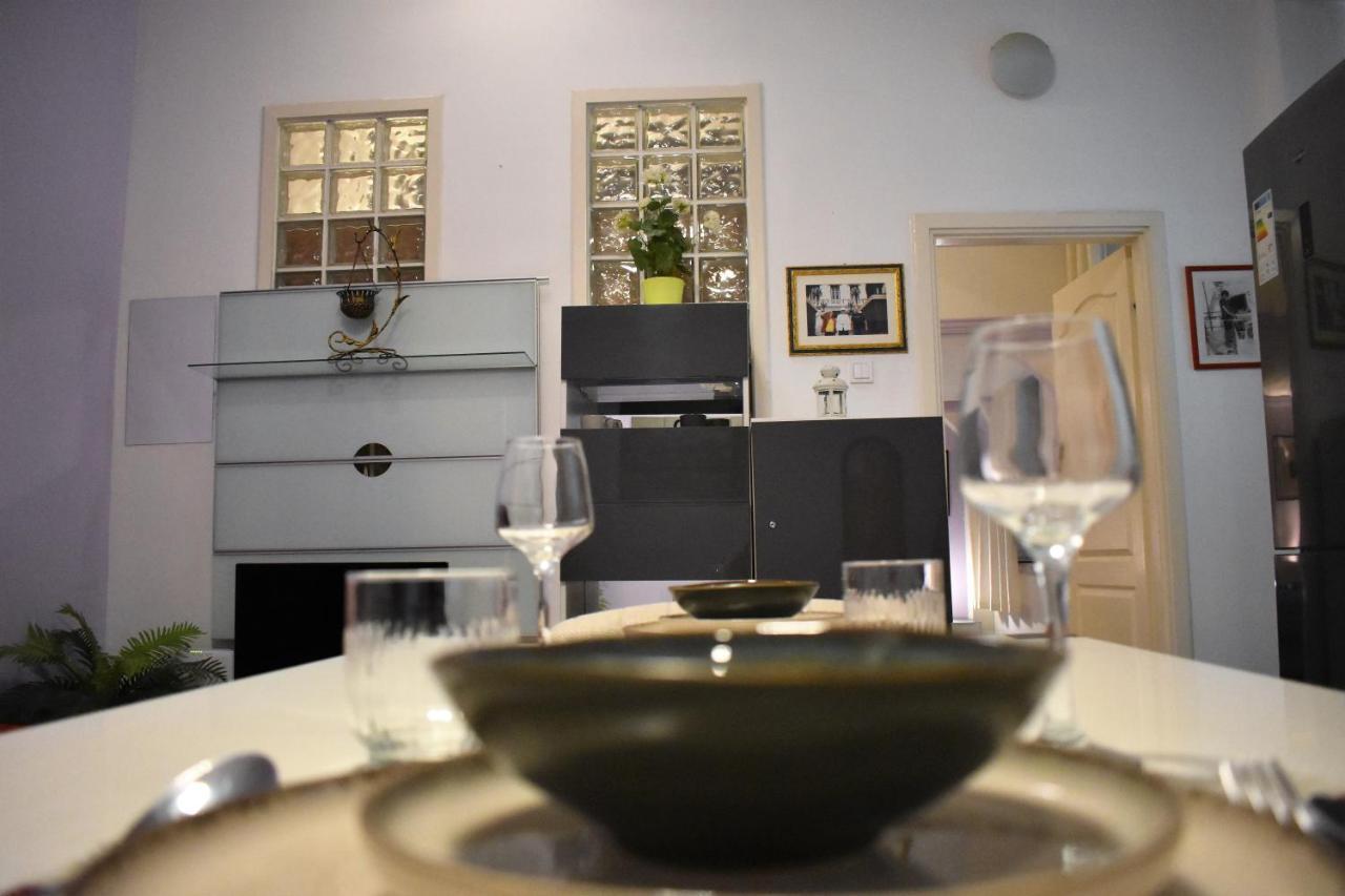 Yes, Yes! Lovely Apartment Good Amenities Budapest Center Εξωτερικό φωτογραφία